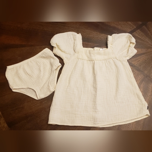 Modern Moments by Gerber Baby Girl Muslin Dress and Bloomers Set, 12M, 100% Cott - Picture 1 of 14